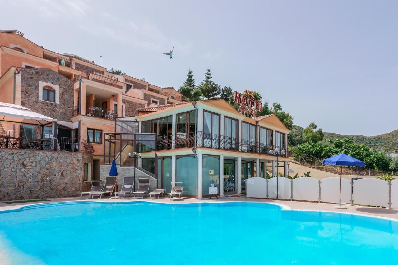 Solanas Hotel 3*
