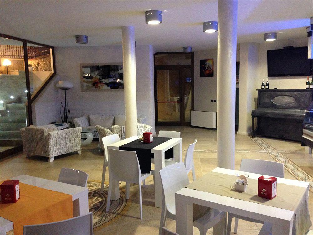 Solanas Hotel