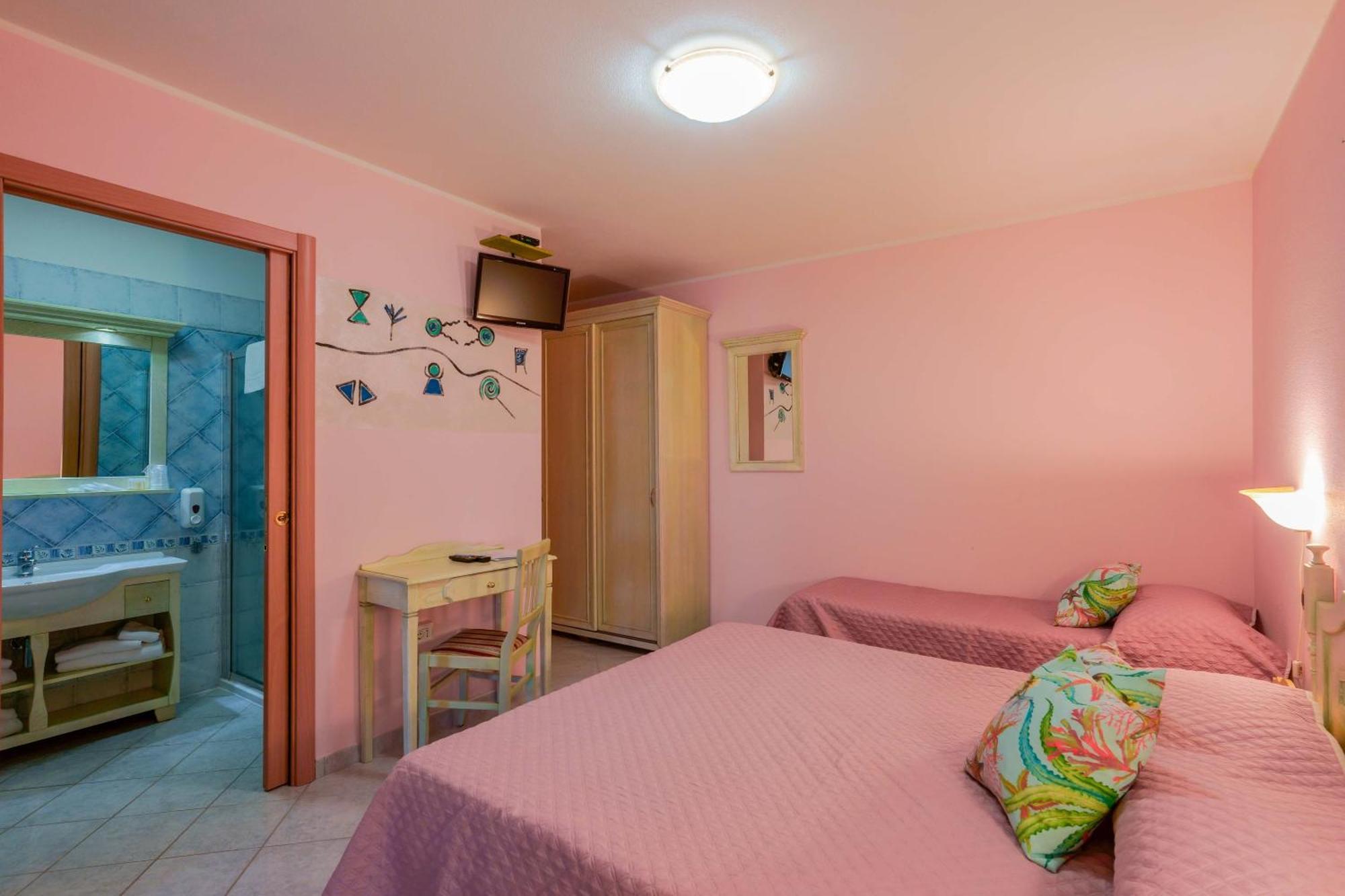 Solanas Hotel 3*
