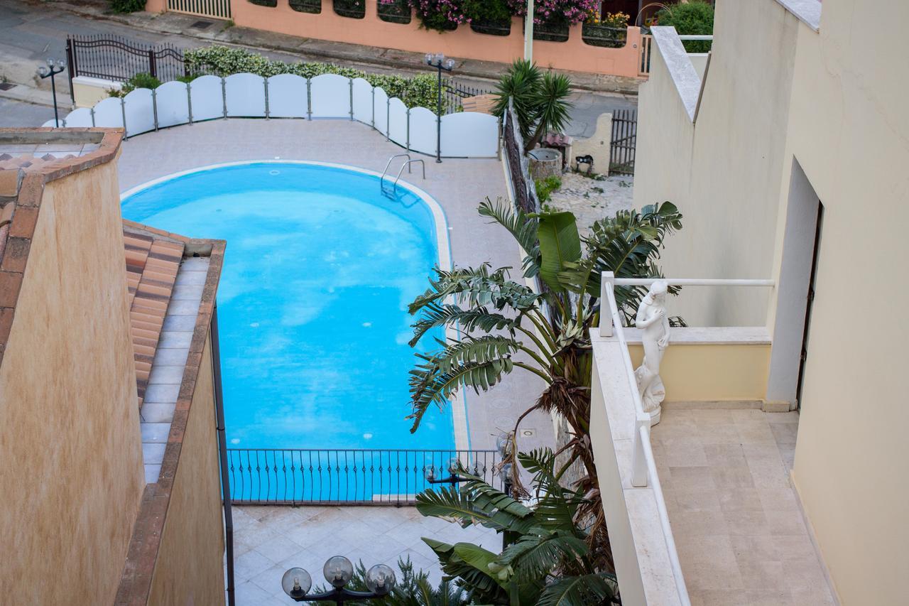 Solanas Hotel